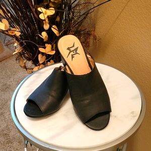 ⚘"LFL" Leather 3" Sandles